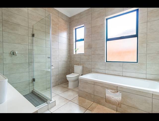 3 BEDROOM SIMPLEX FOR SALE IN SIX FOUNTAINS RESIDENTIAL ESTATE